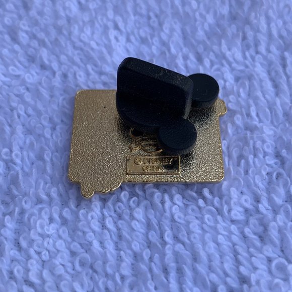 Disney Mini Pin, Pirates of the Caribbean - At World's End, Jack Sparrow's Flag - Picture 2 of 4